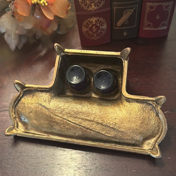 Antique Ink Well with Pen Holder by Jennings Bros. w/Cobalt Blue Glass - Picture 3 of 6